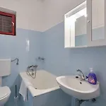 Apartment Boca - 3 Bedroom By The Sea Prozura